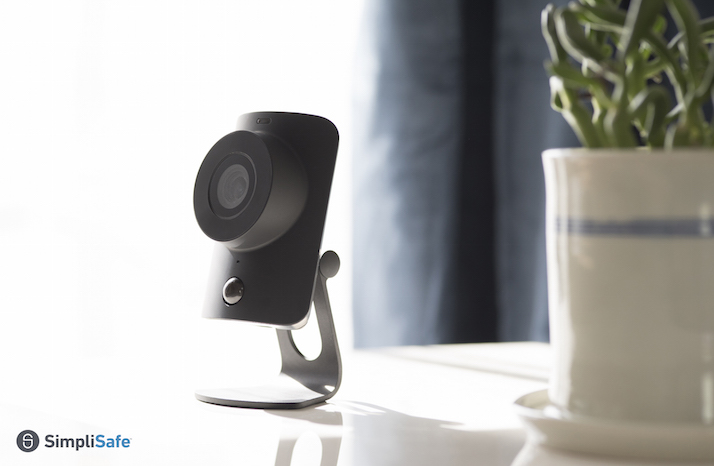 outdoor camera that works with simplisafe